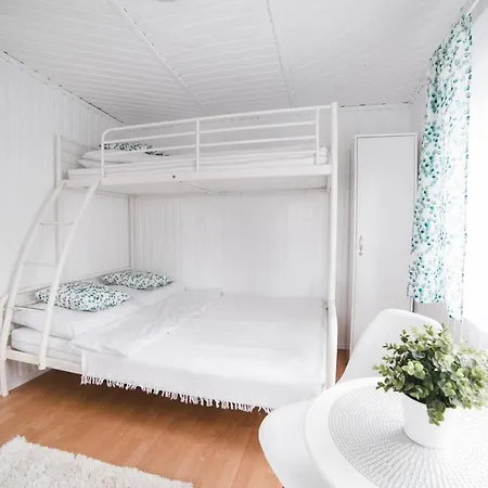 Деревянный коттедж Rabapark- Pod Krakowem Гдув